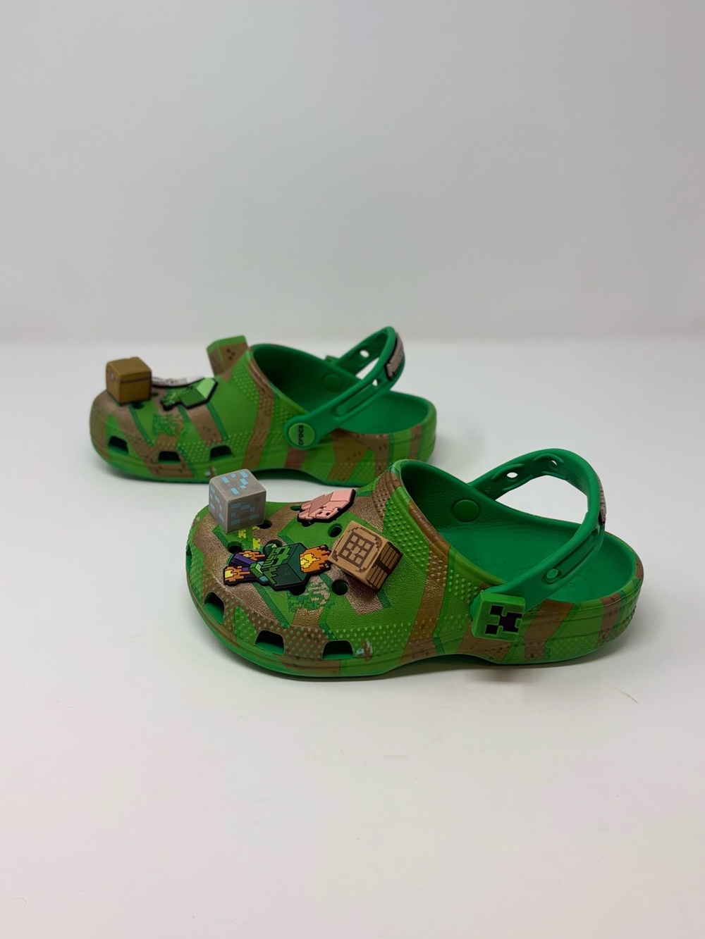 Crocs  x Minecraft Classic Lightweight Clogs Green Kids C13